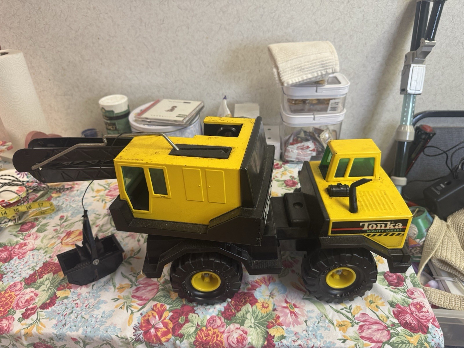 ORIGINAL TONKA MIGHTY DIESEL CRANE XMB 975 Crane Works With Crank And Line
