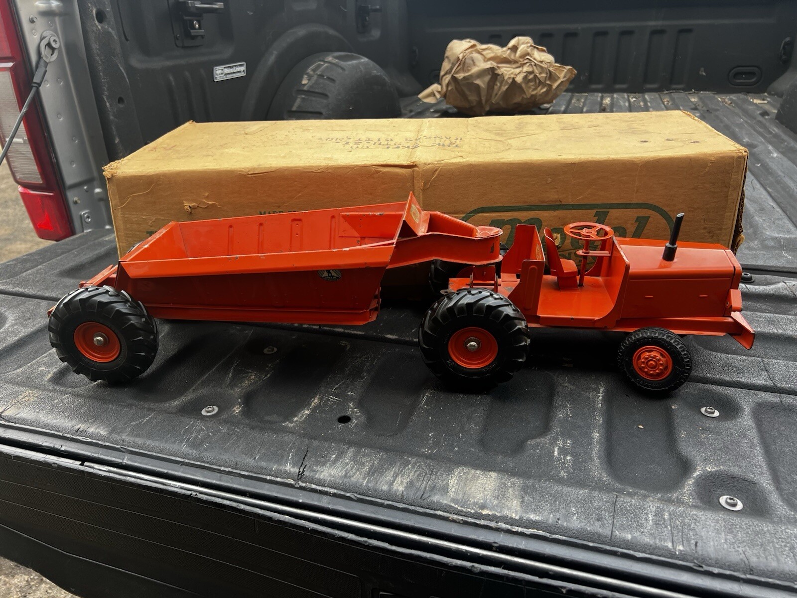 Vintage 1949 Doepke Model Euclid Bottom Dump Earth Mover with box #2009