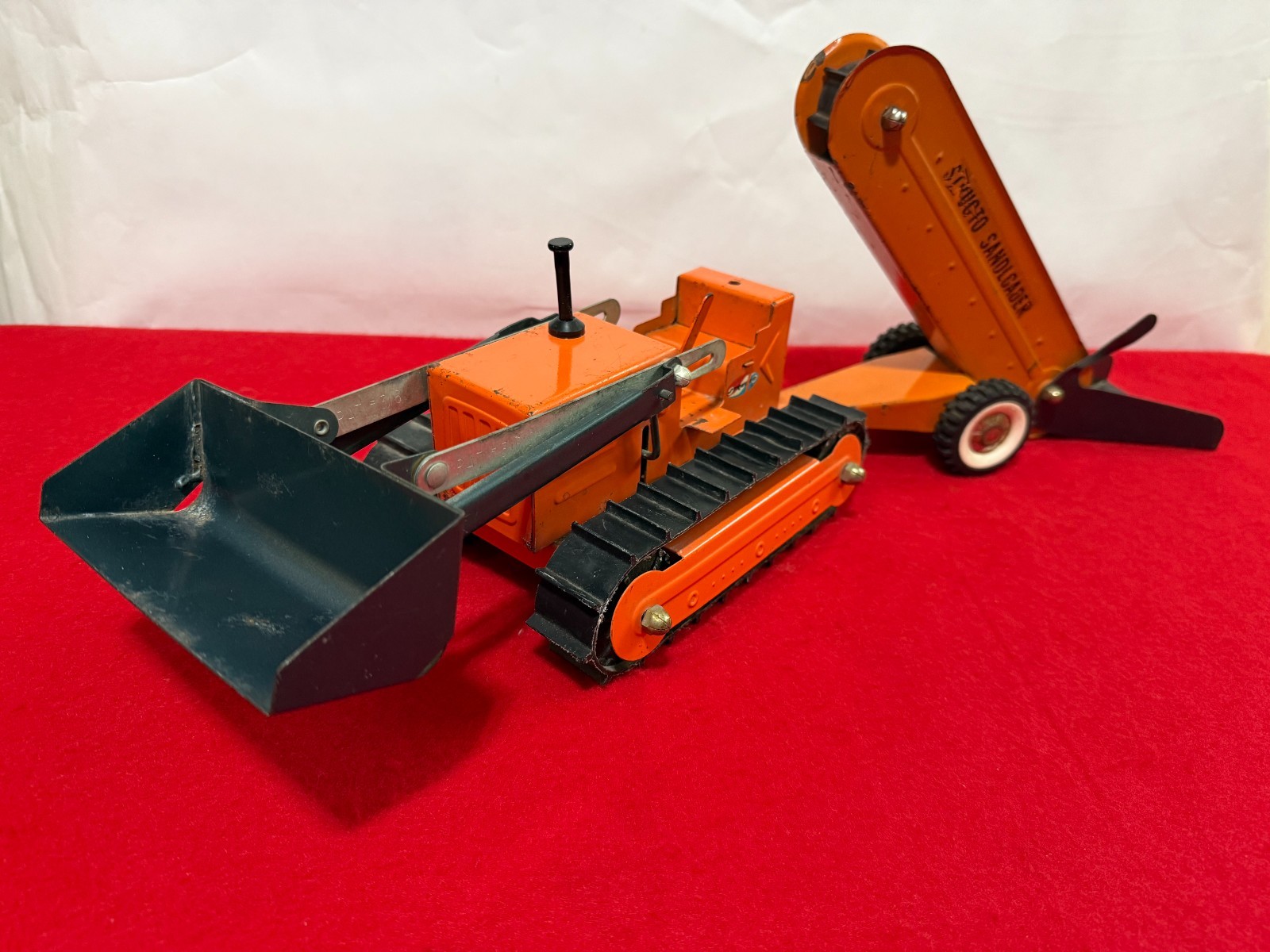 RARE Vtg Structo 1960&rsquo;s Hi-Lift Bulldozer & Sandloader Pressed Steel Made in USA
