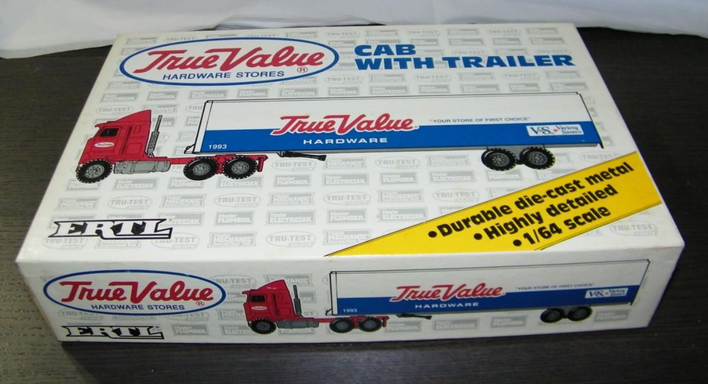 1993 Ertl True Value Hardware Cab Over With Trailer 1/64 New in Box 3855