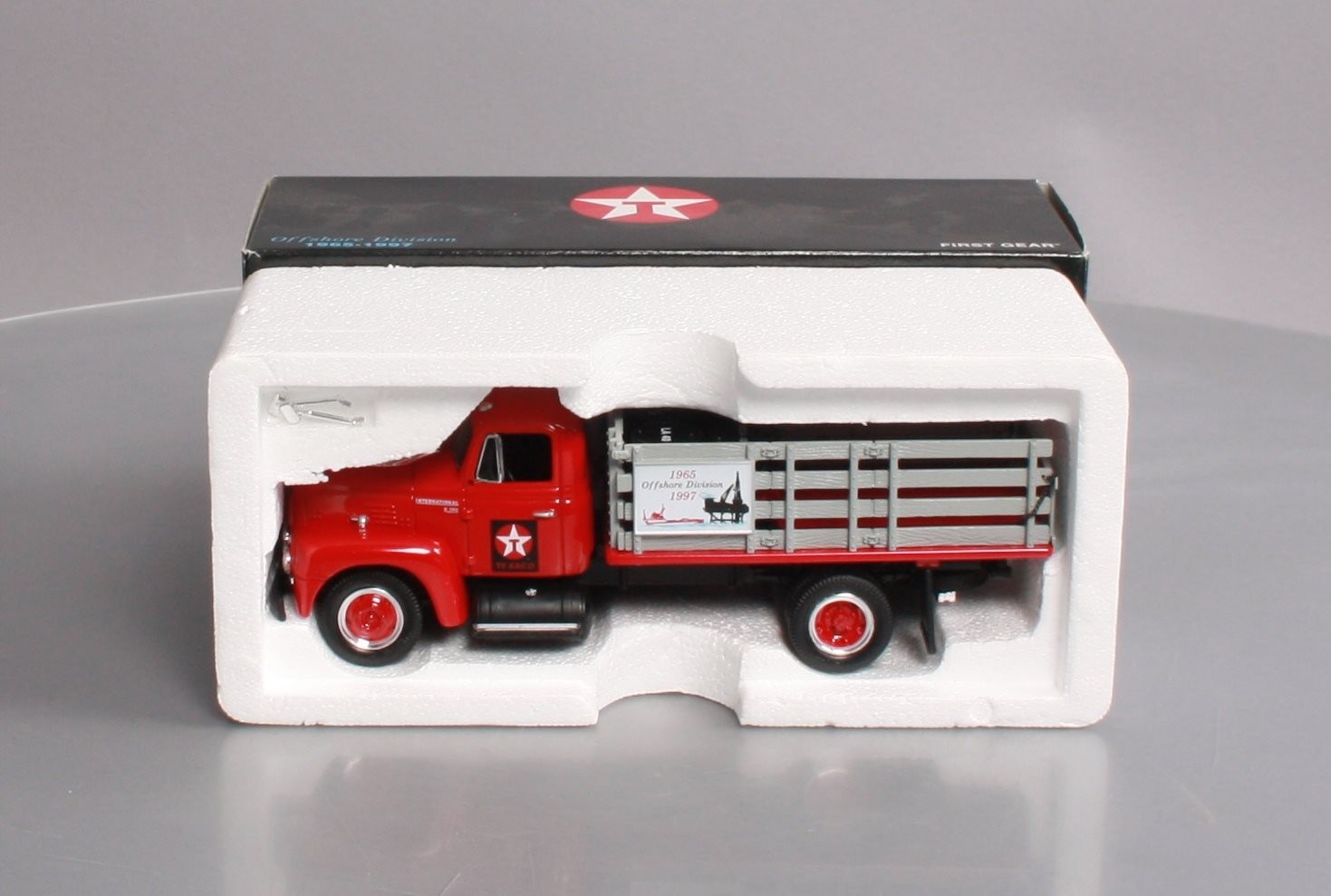 First Gear 18-2300 1:34 Scale DieCast Texaco &rsquo;57 International R-190 Stake Truck