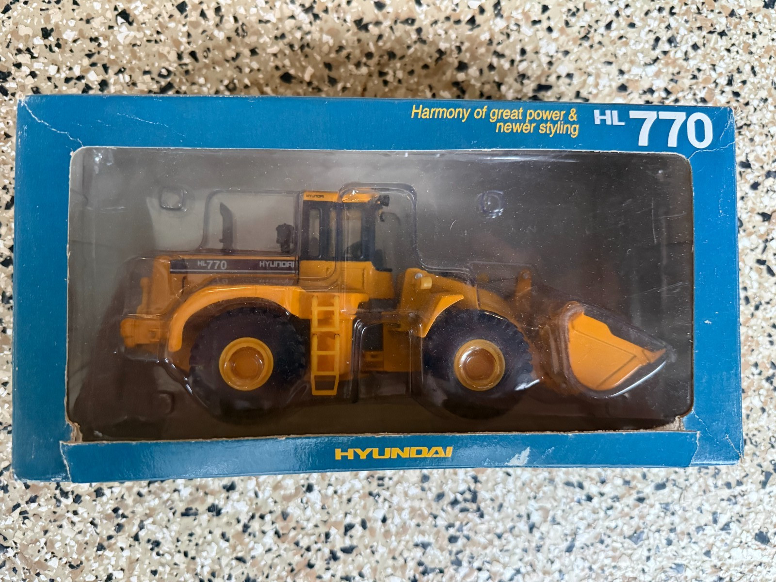 1/40 HYUNDAI HL770 WHEEL LOADER