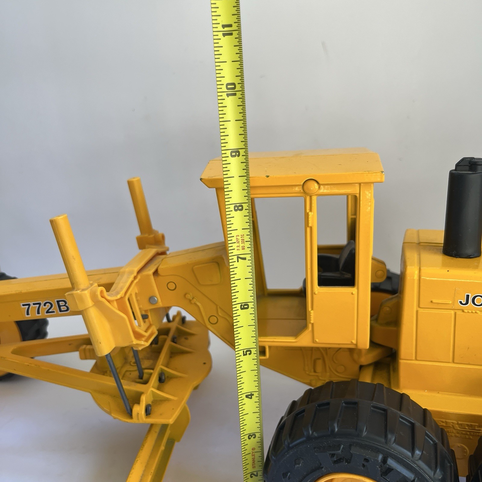 Vtg ERTL John Deere 772B Road Grader 1/16 Scale Die-Cast Construction Toy