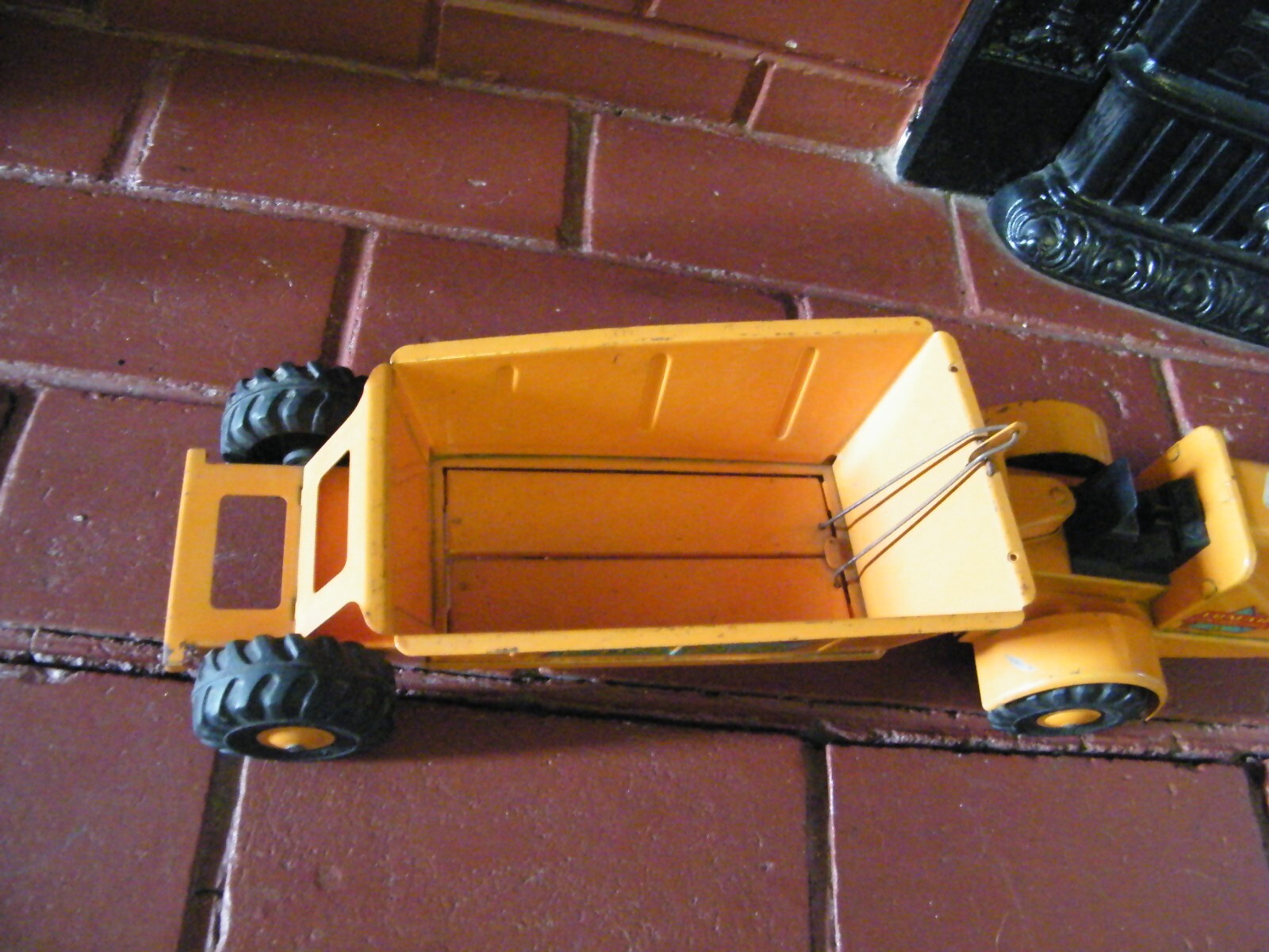 Vintage Marx Pressed Steel Lumar Contractor Earth Hauler MINTY