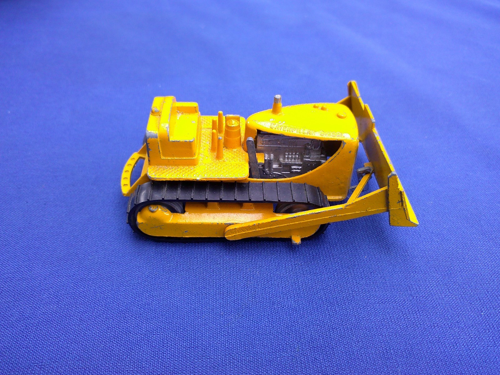 Vintage Tootsie Toy Caterpillar Diesel Bulldozer Tractor w/Blade 4&Prime; Long