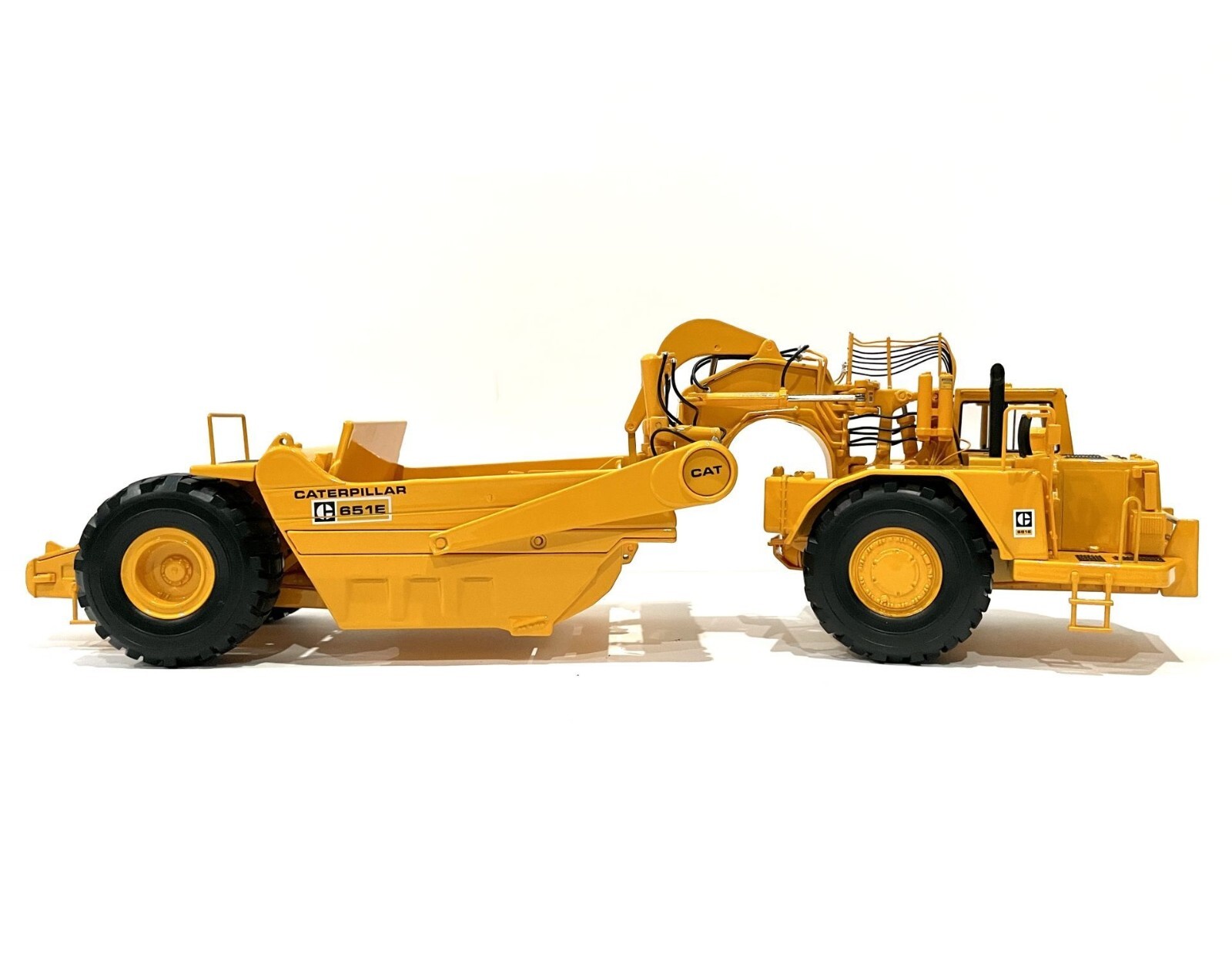 Caterpillar Cat 651E Scraper – CCM 1:48 Scale Diecast Model New 2022