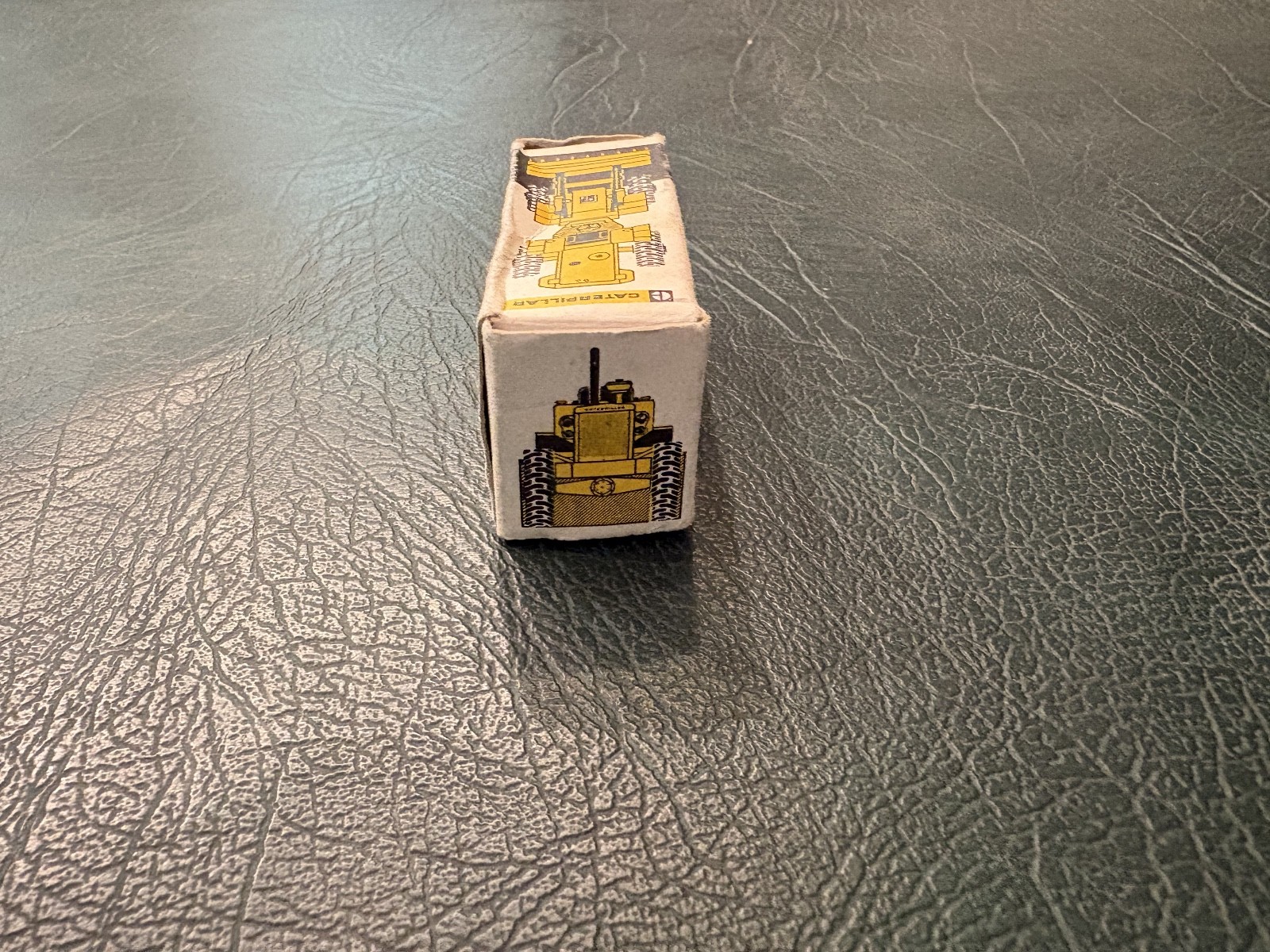 NZG 112 Caterpillar 920 Radloader Wheel Loader HO Scale In Box