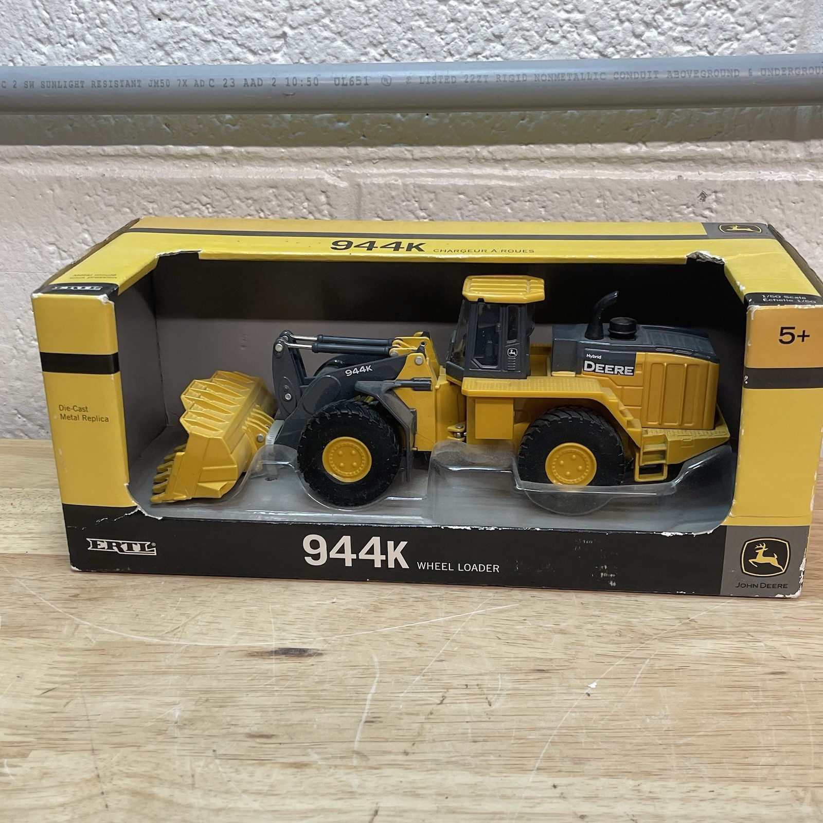 JOHN DEERE 944K Wheel Loader Prestige Collection 1:50 ERTL