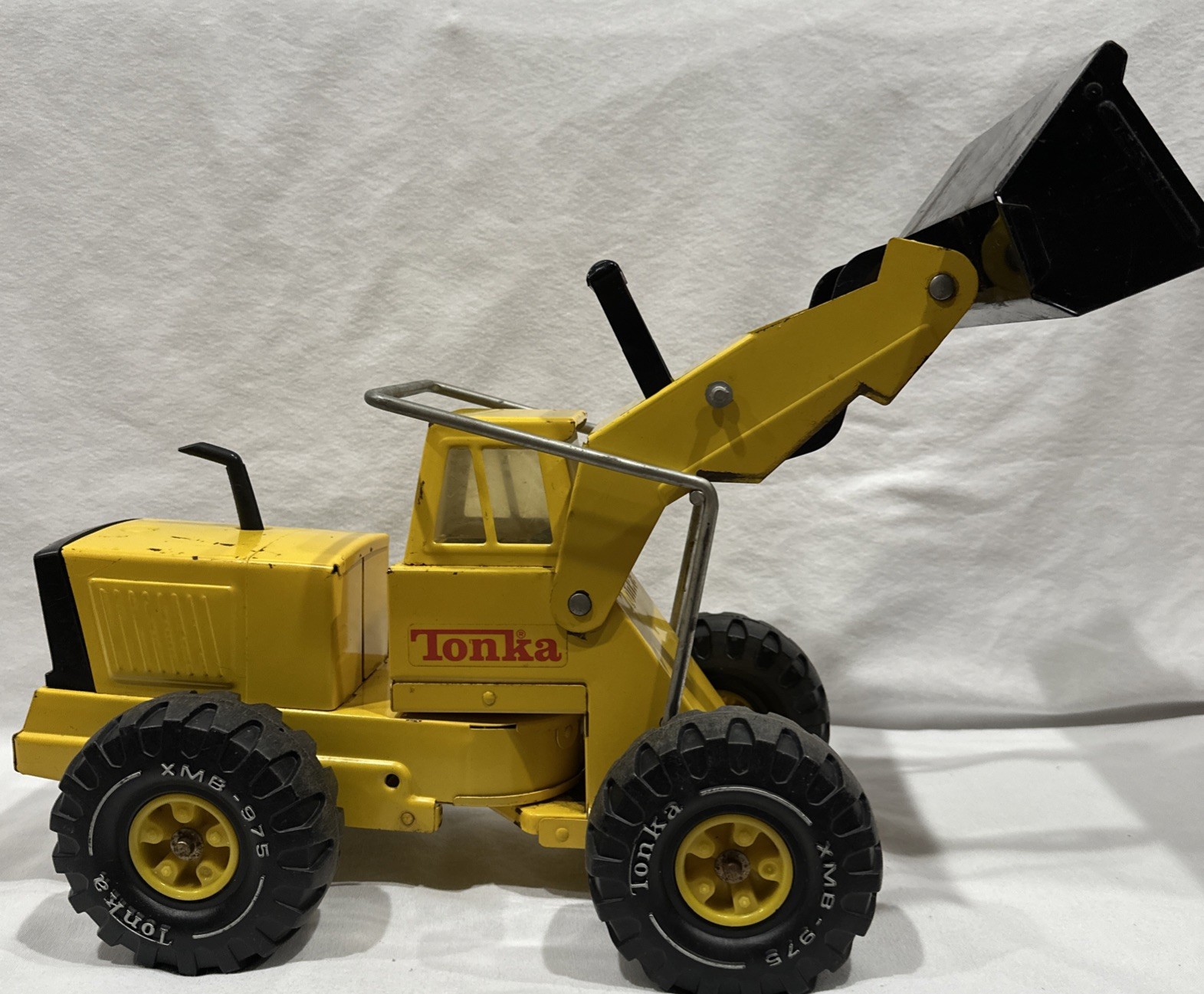 Vintage 1970’s -80’s Tonka Pressed Steel Front Loader XMB-975