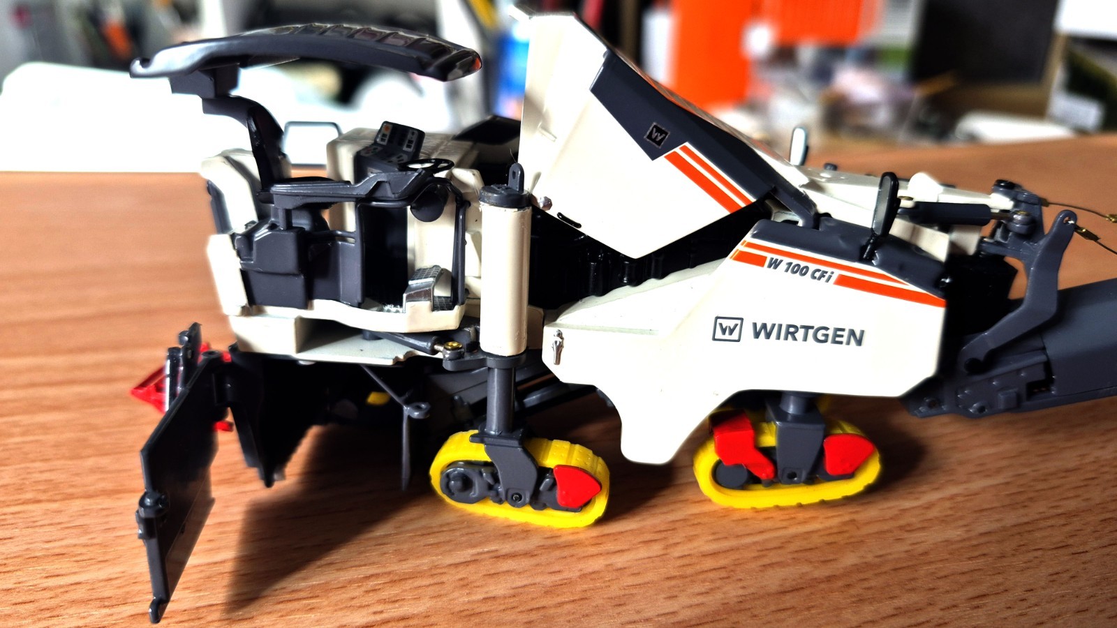NZG 1037 Wirtgen W120 Fi Cold Milling Machine – Scale 1:50