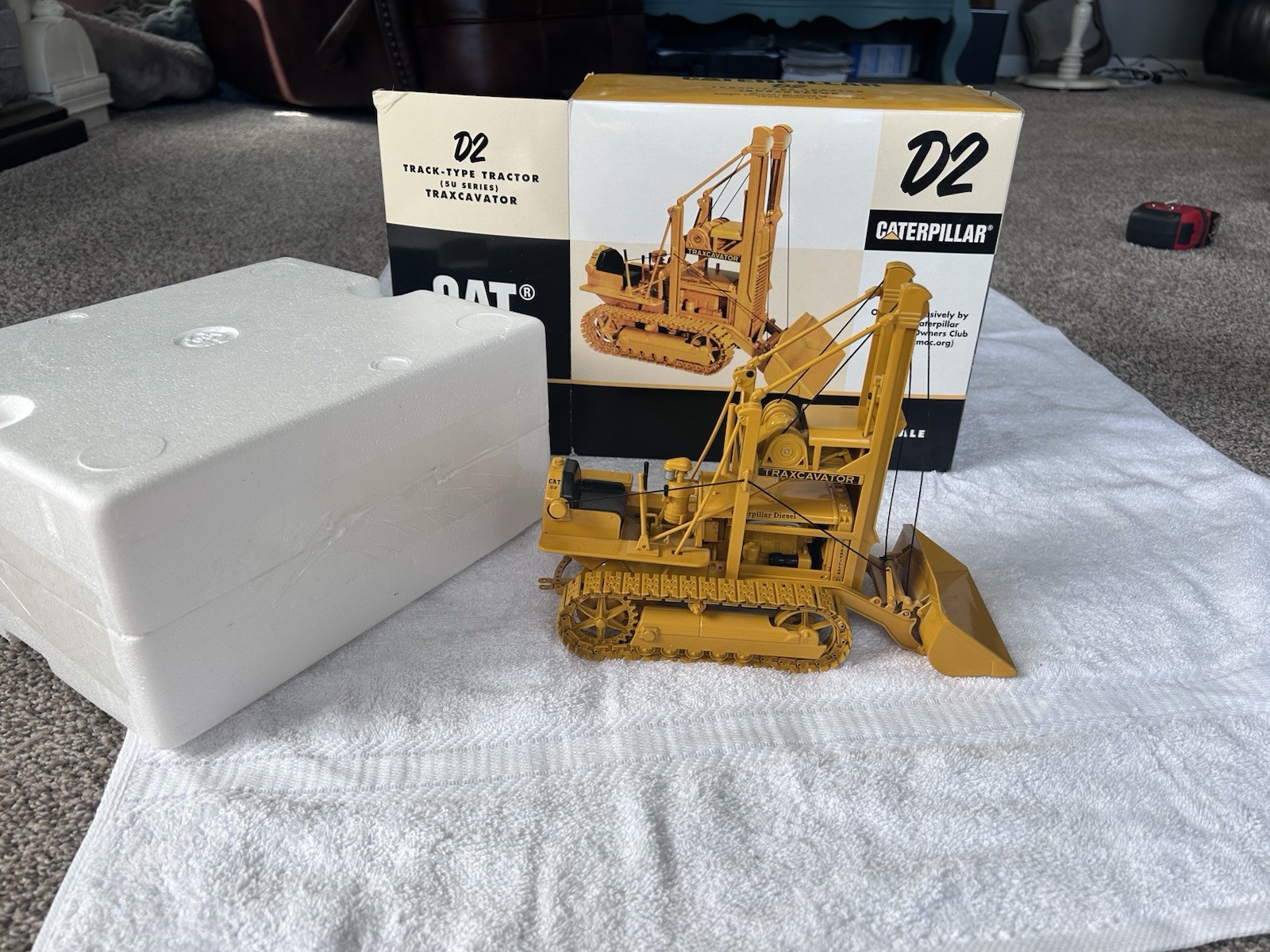 Caterpillar Cat D2 with Traxcavator – SpecCast 1:16 Scale Model #CUST850 New