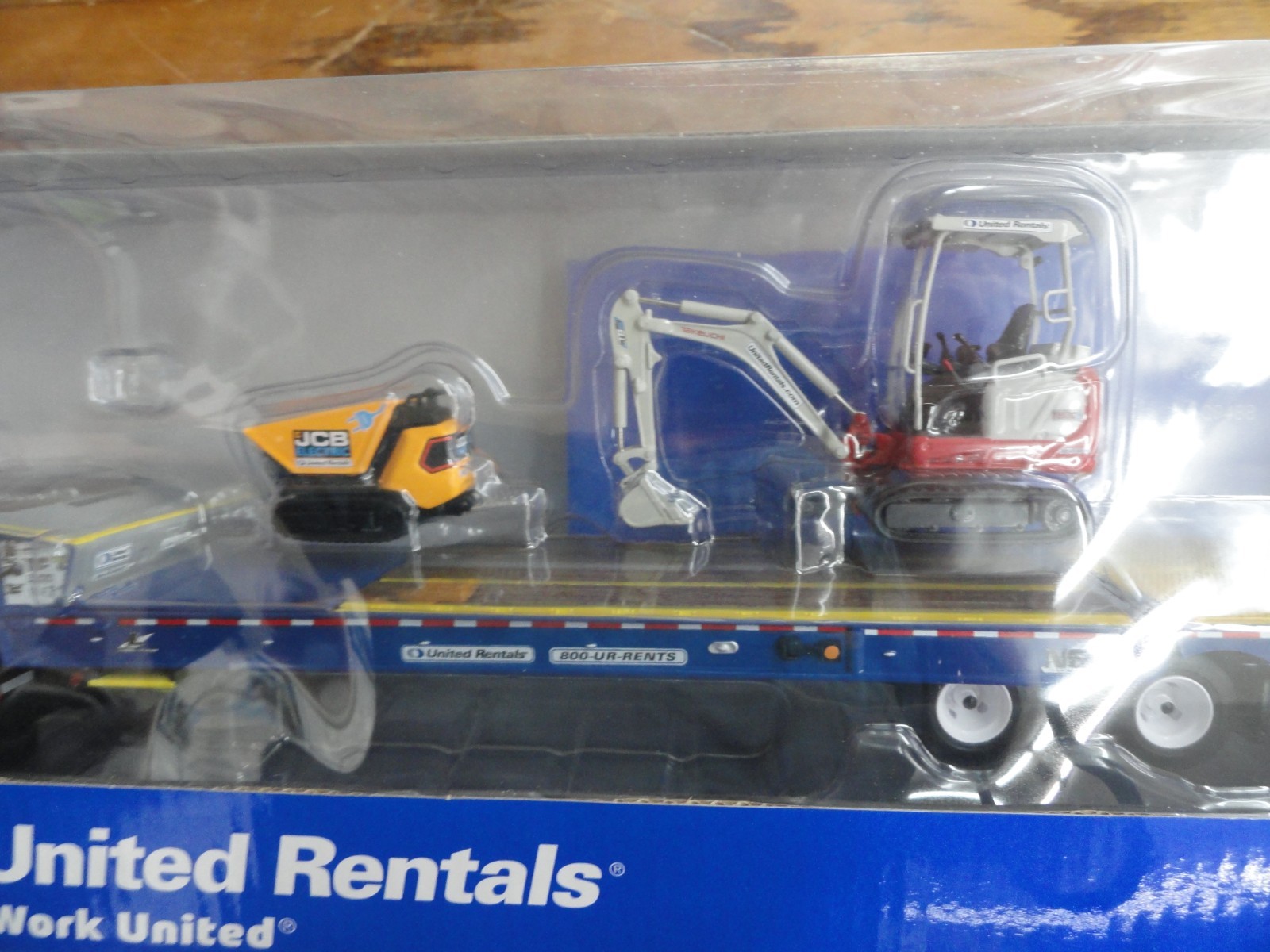 United Rentals Collector’s Series XX First Gear Freightliner, Buggy and Mini X