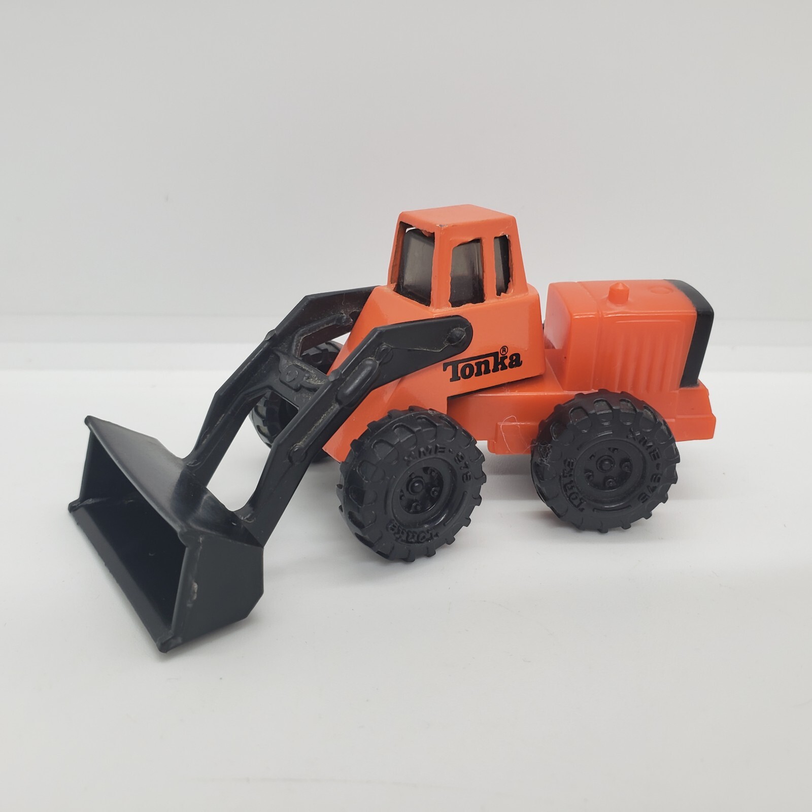 Tonka Front End Loader Vintage 1992 Metal Plastic Toy Orange Construction Truck
