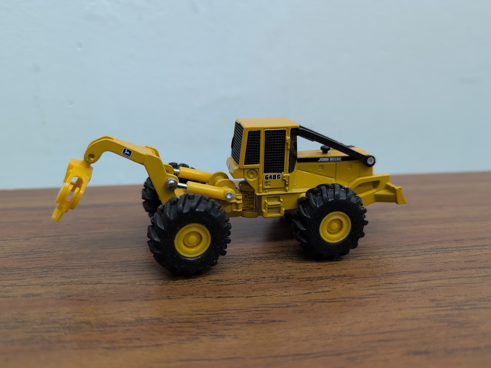 1/64 Ertl John Deere 648G Log Skidder Logging Toy #2