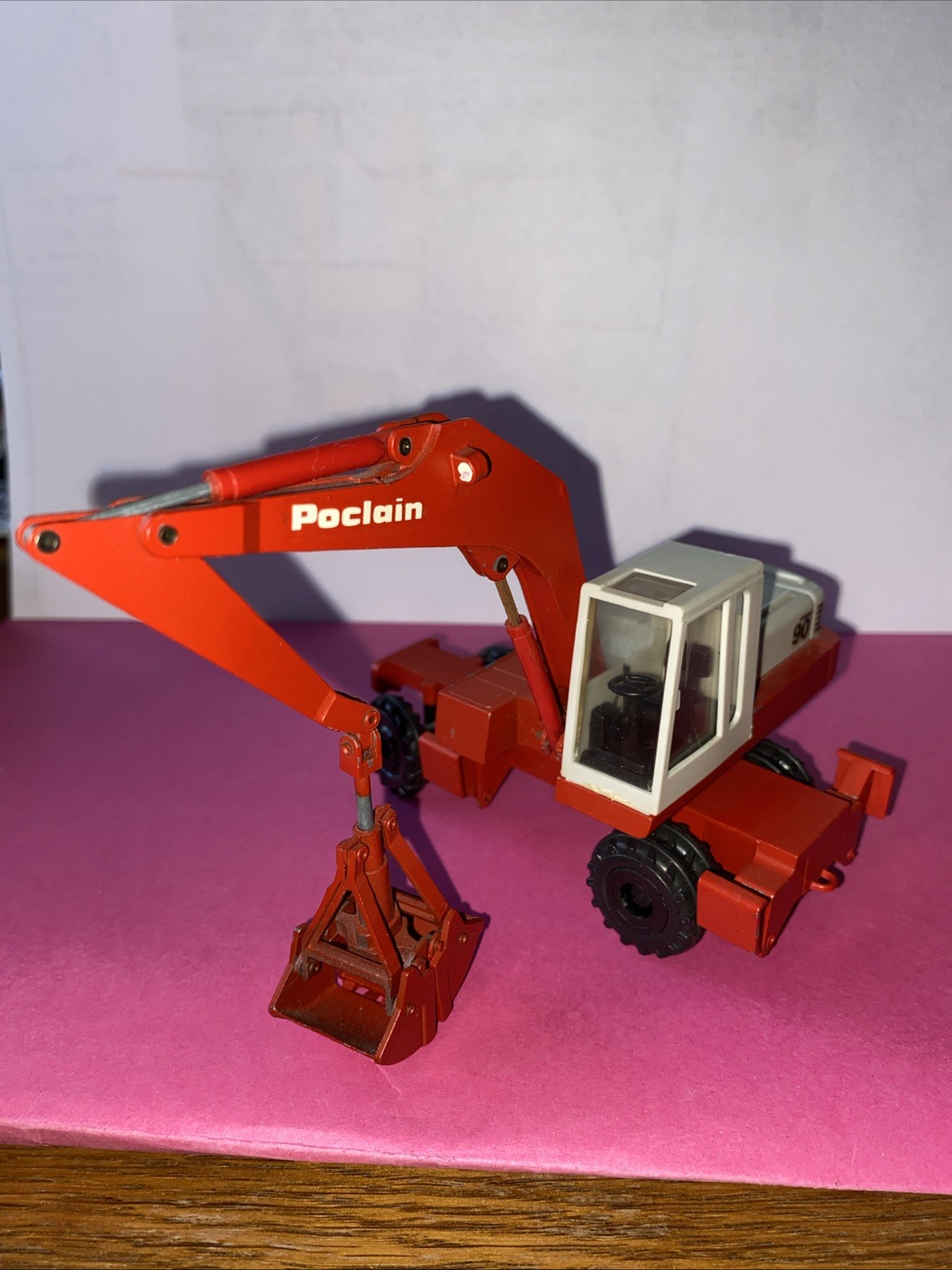AR210 POCLAIN 1/50 METAL HYDRAULIC EXCAVATOR 90P – Gescha