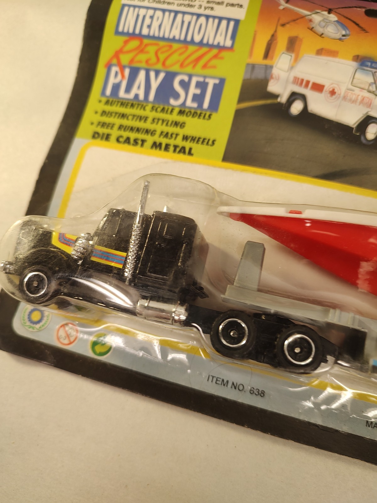 1x Semi Trailer Trucks with speedboat Highway Hauler Semi Trailers Red