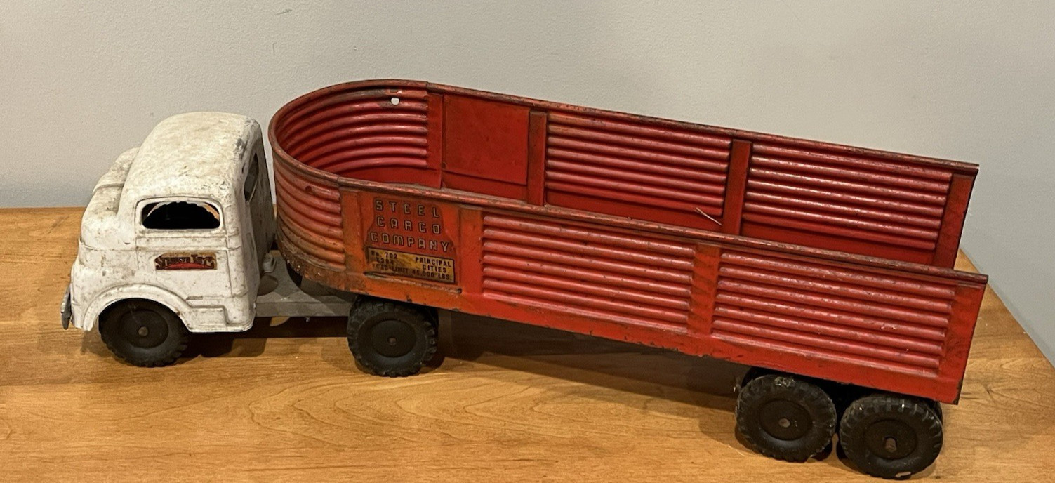 Vintage 1950&rsquo;s Structo Steel Cargo Company Pressed Steel Semi Truck & Trail (16C