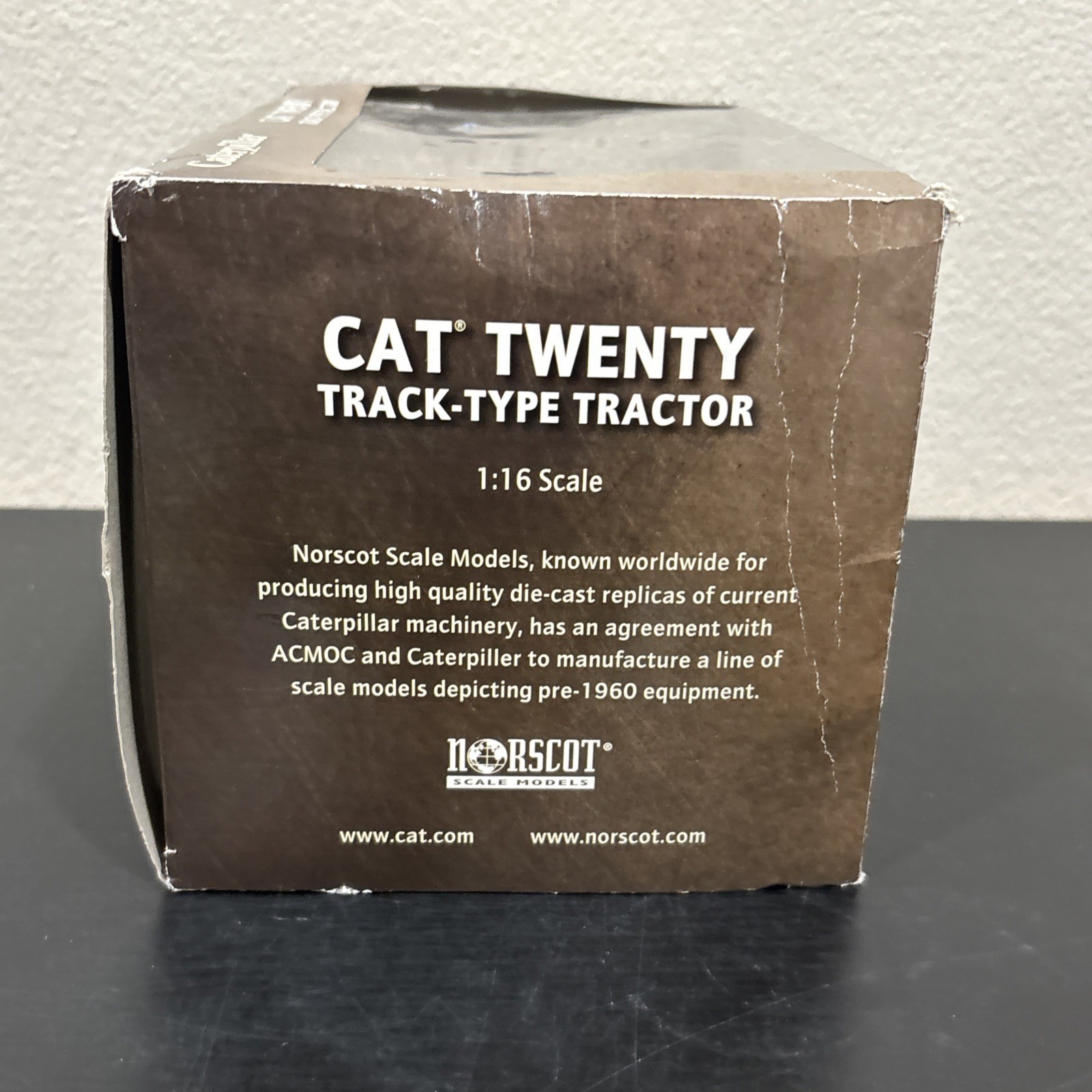 Norscot 1:16 Scale Cat Twenty Track-Type Tractor #55201 NIB