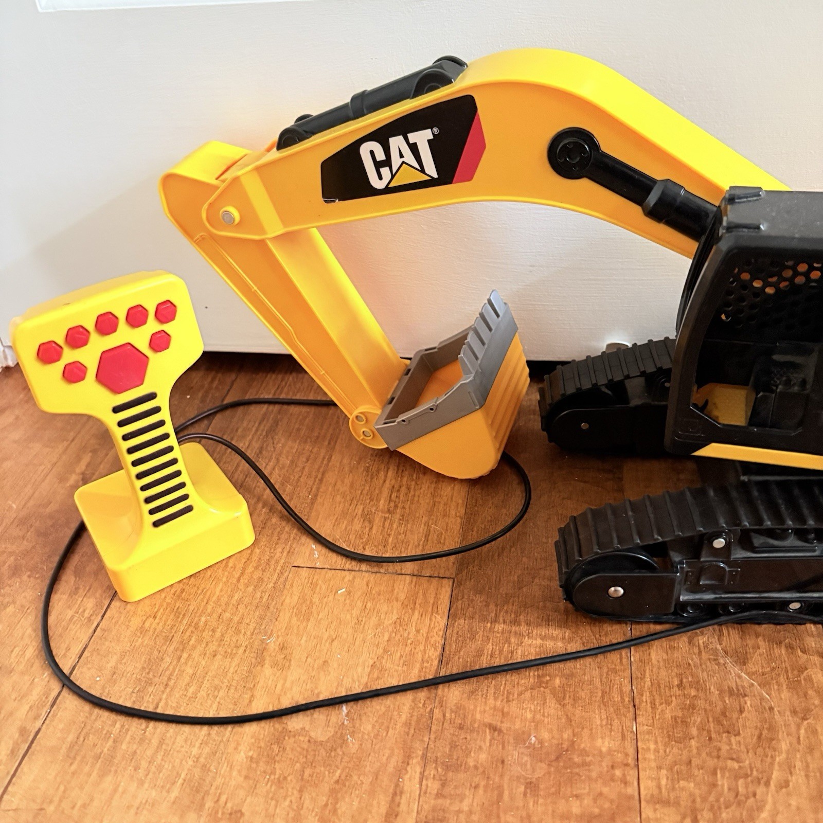 Toy State vintage plastic Caterpillar CAT wired Remote Control Excavator sounds