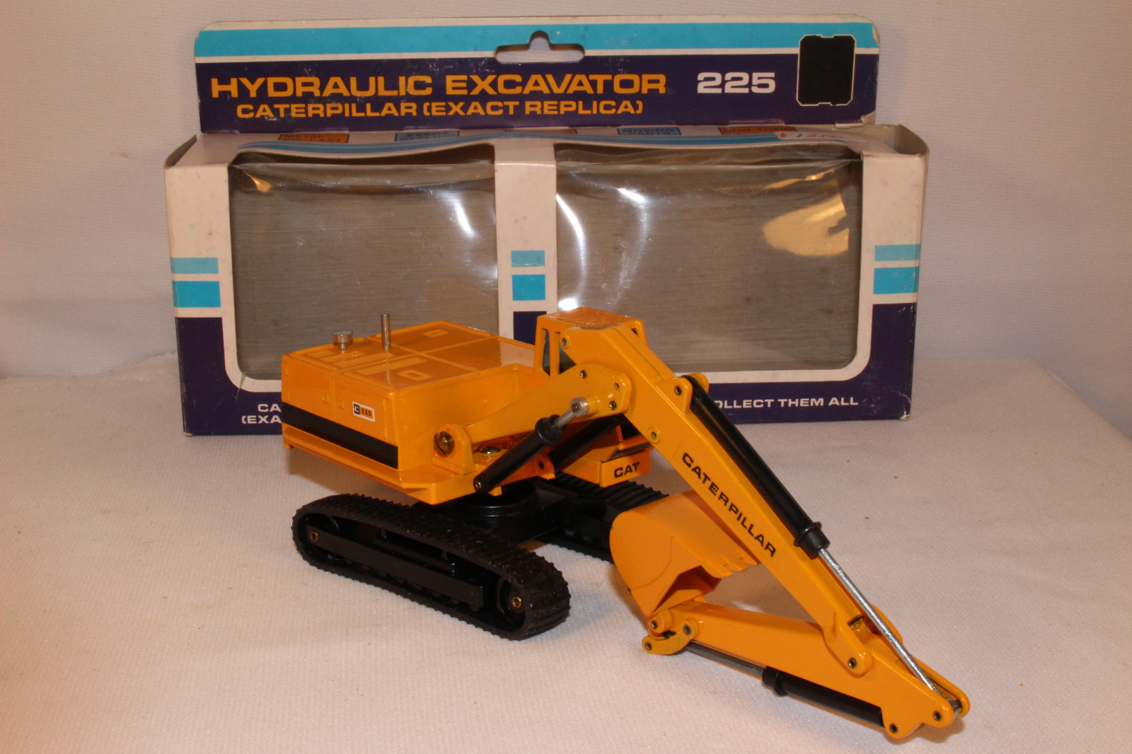 Joal Caterpillar Model 225 Hydraulic Excavator, Nice Boxed
