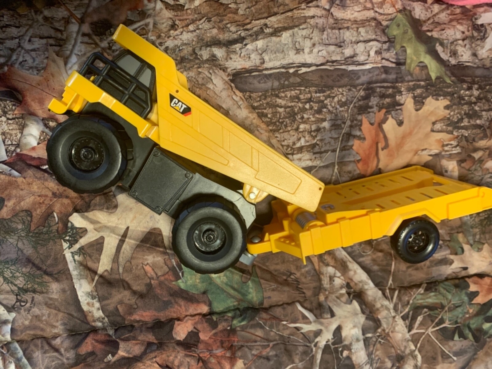 cat construction dump truck 