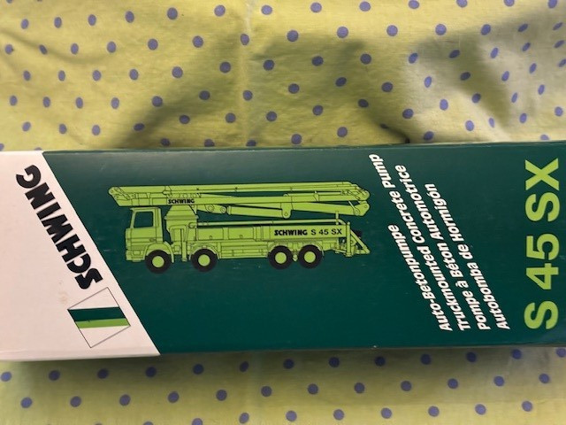 Schwing S 45 SX AUTO-Betonpump Truck Mounted Concrete Pump Diecast NEW Open Box