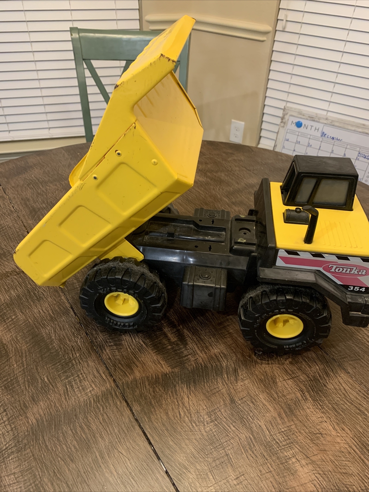 Tonka Dump Truck 2012 Hasbro #93918 Black/Yellow Metal And Plastic – Preowned