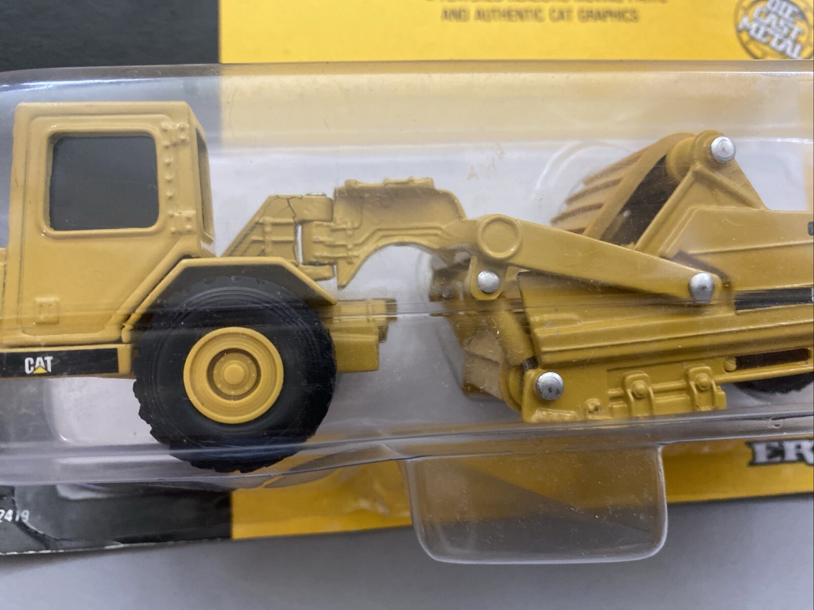 ERTL CAT Caterpillar 613C Elevating Scraper 1/64th scale #2419 1994 Die Cast