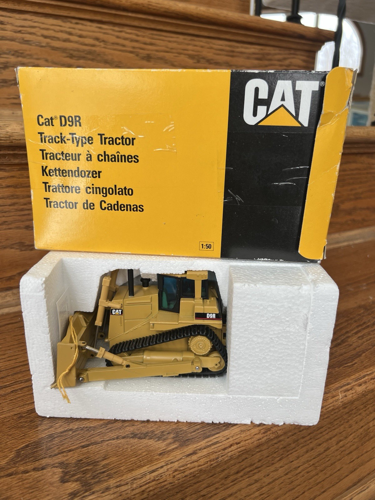 Caterpillar NZG D9R Dozer Low #152 scale 1/50 Yellow CAT D9R W/Box